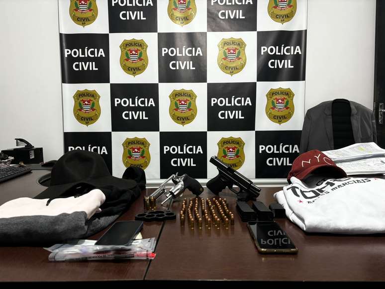 Roupas usadas no dia do crime e armas foram apreendidas