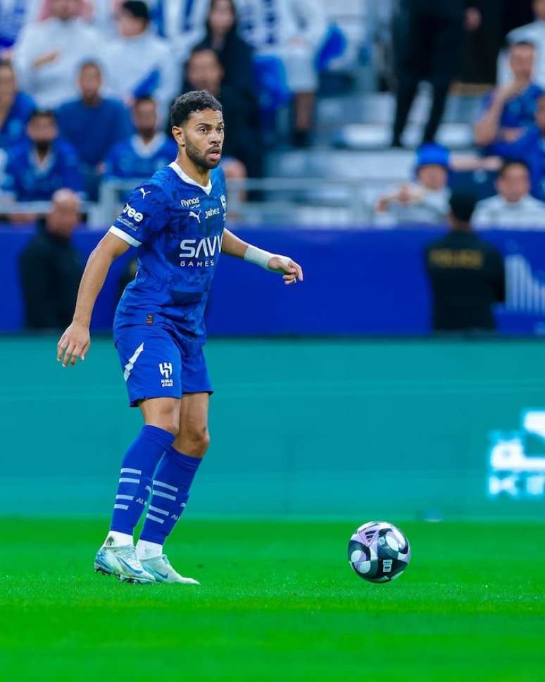 Renan Lodi pelo Al-Hilal