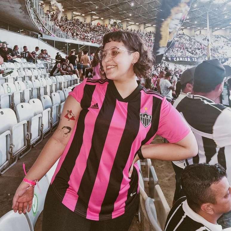 A arquiteta Raquel Siman (25) em um jogo do Atlético-MG, no Mineirão (