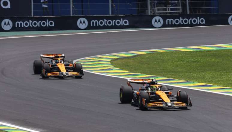 Lando Norris lidera Oscar Piastri na corrida sprint do GP de São Paulo