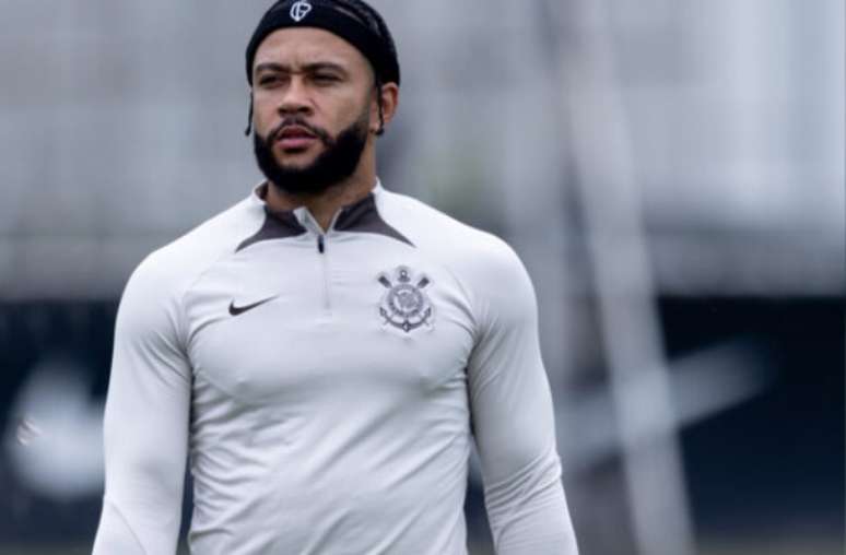 Depay em treino do Corinthians neste domingo – Foto Rodrigo Coca / Ag. Corinthians