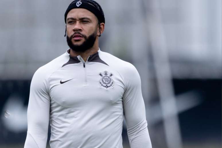 Depay em treino do Corinthians neste domingo – Foto Rodrigo Coca / Ag. Corinthians