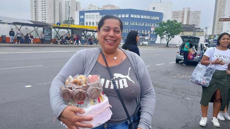 Normelia vendedora de doces