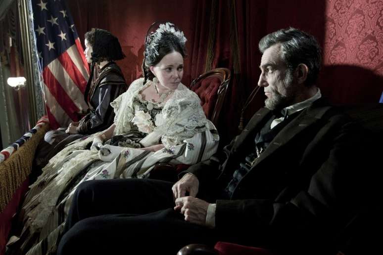 LINCOLN, from left: Gloria Reuben, Sally Field as Mary Todd Lincoln, Daniel Day-Lewis as President Abraham Lincoln, 2012. ph: David James/TM and Copyright All rights reserved./courtesy Everett Collection