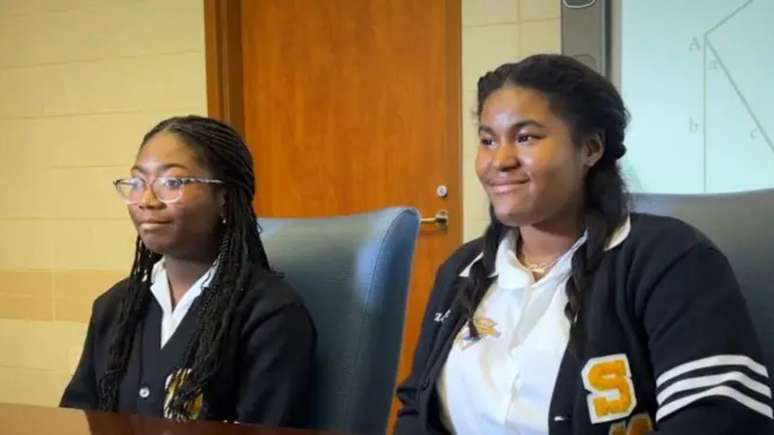 Duas estudantes do ensino médio, Calcea Johnson e Ne’Kiya Jackson, anunciaram uma maneira inovadora de provar o teorema de Pitágoras