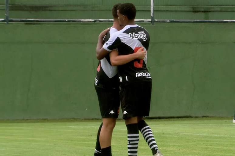 Vasco venció 4-0 al Sporting y avanza ante Aspirantes en Brasil -