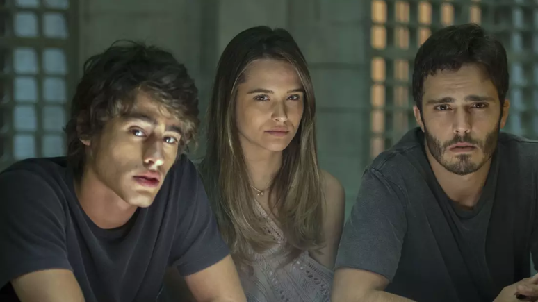 Triângulo amoroso formado de Além do Horizonte foi cancelado após desempenho da novela