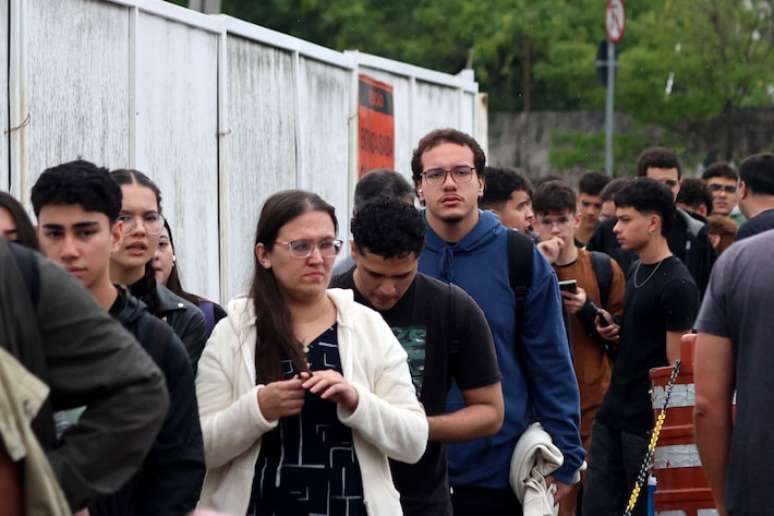 Movimentação de candidatos para o Enem na Unip Barra Funda, na zona oeste de São Paulo