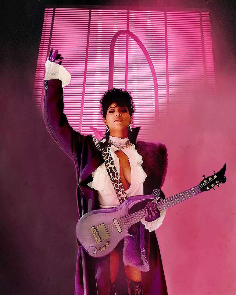 Beyonc&eacute; dressed as Prince. Beyonce/Instagram