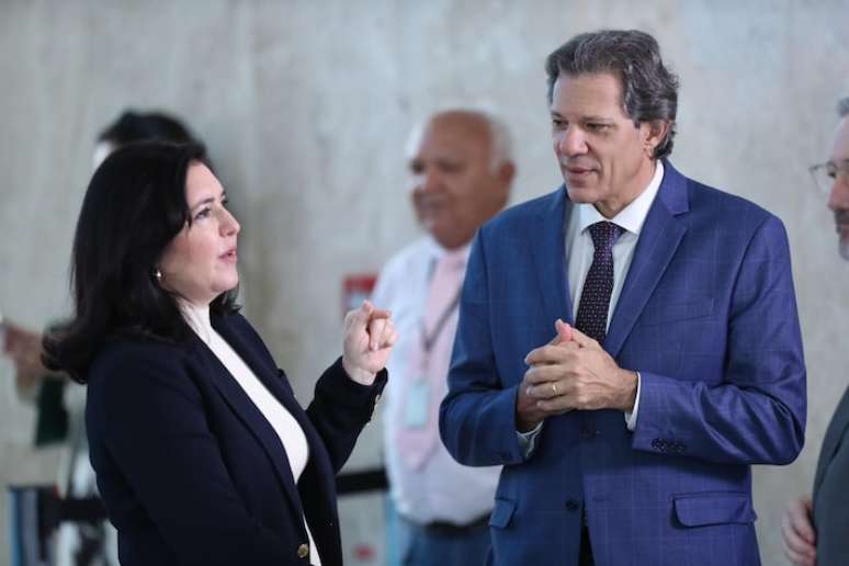 Tebet e Haddad participam da reunião na Casa Civil