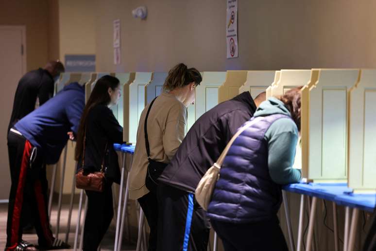 Eleitores votam nos EUA 
