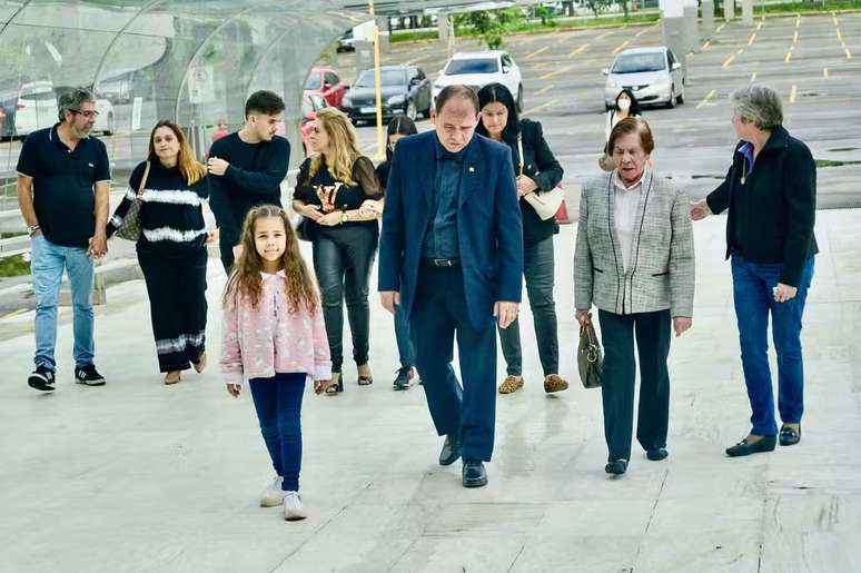 Família de Agnaldo Rayol em velório na Alesp - Brazil News