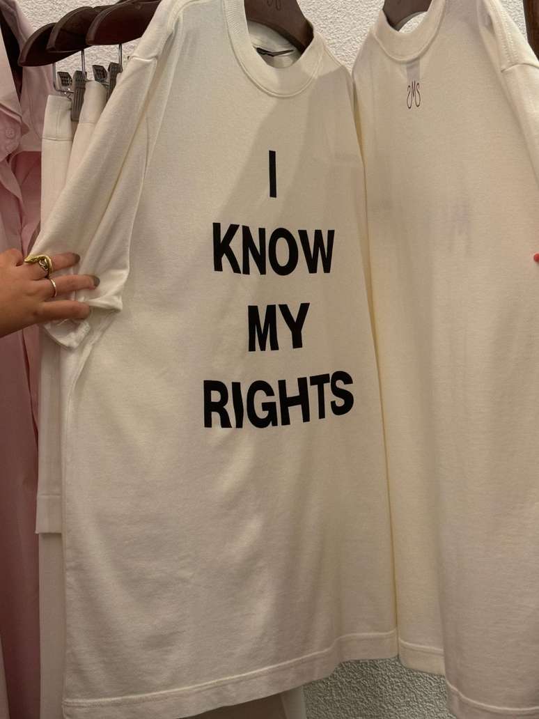 Camiseta com lucro destinado à instituição I Know My Rights – IKMR 