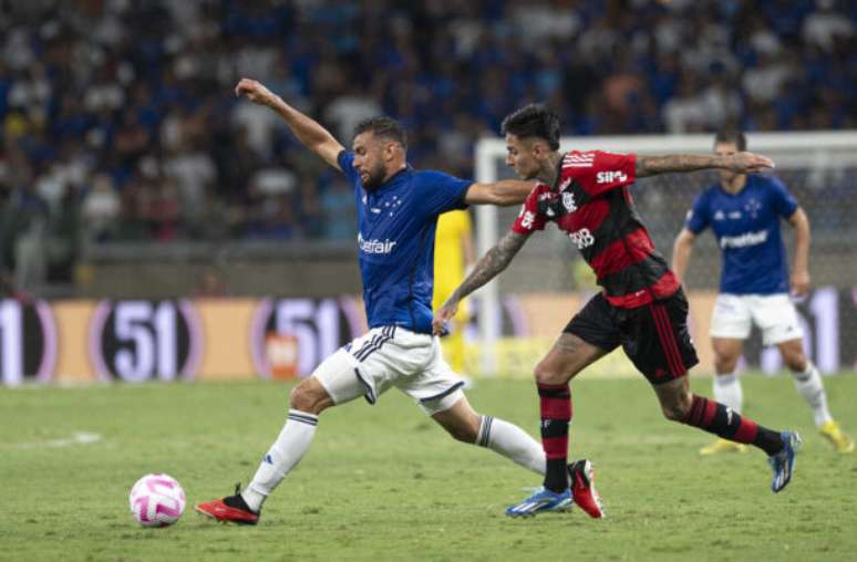 Bruno Henrique em ação contra o Cruzeiro em BH –