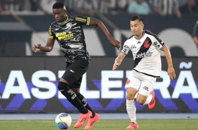 Luiz Henrique marcou um dos gols do Botafogo na vitória contra o Vasco –