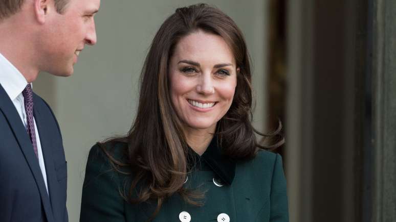 Kate Middleton retorna às atividades reais após diagnóstico de câncer