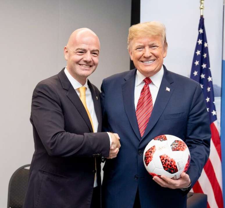 Gianni Infatino parabenizou Donald Trump pela eleição: 'Futebol une o mundo!'.