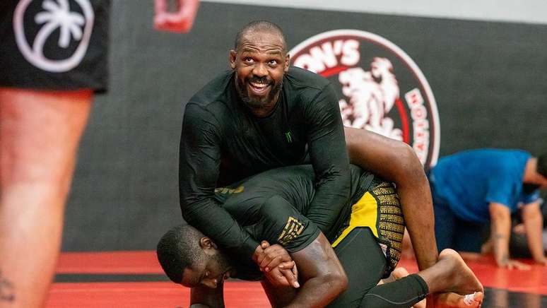 Jon Jones treina para o UFC 309 