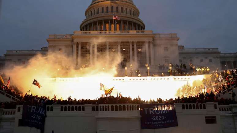 Em 2020, apoiadores de Trump invadiram o Congresso americano