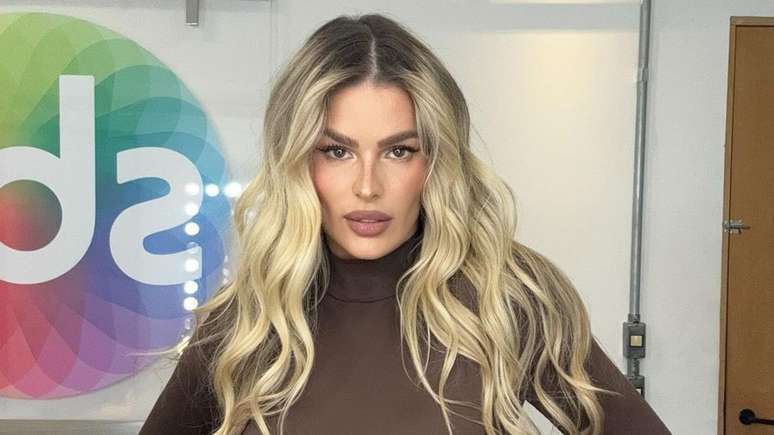 Yasmin Brunet vem recebendo críticas sobre seu corpo e rosto nas redes sociais 