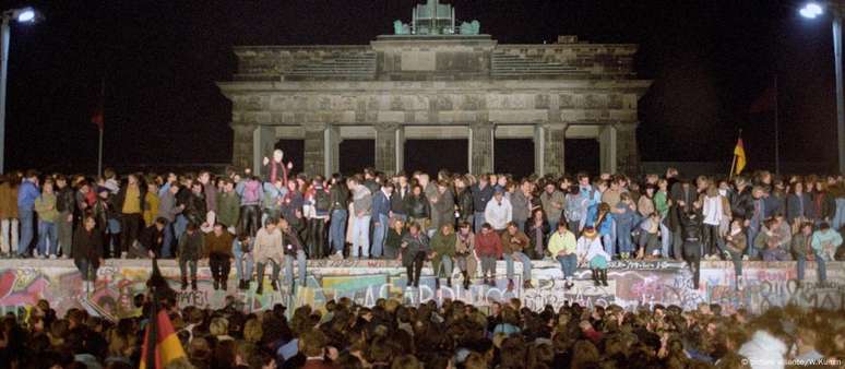 Milhares de berlinenses tomaram o Muro em 9 de novembro de 1989