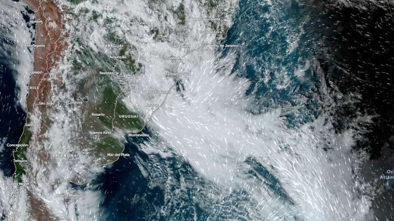 Ciclone tem previsão de se formar no Atlântico Sul