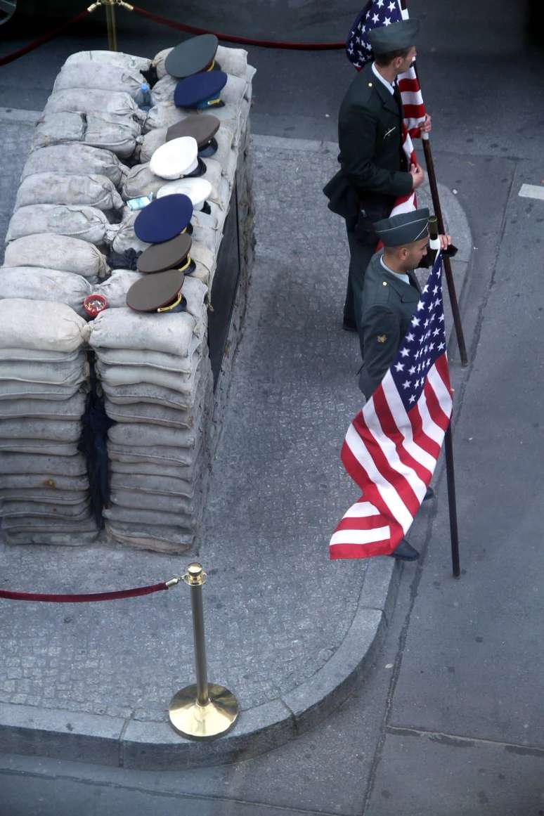 Checkpoint Charlie 