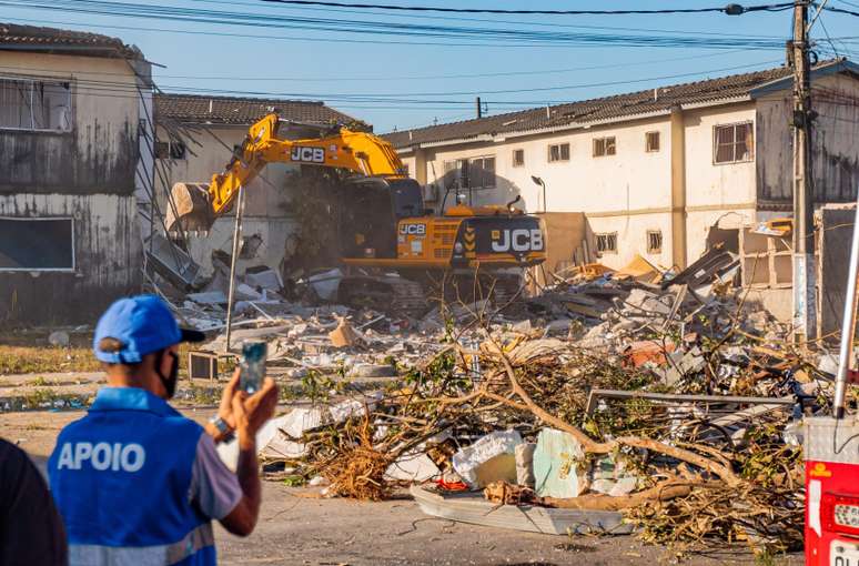 Explosão provocou o desabamento de um prédio residencial em Maceió