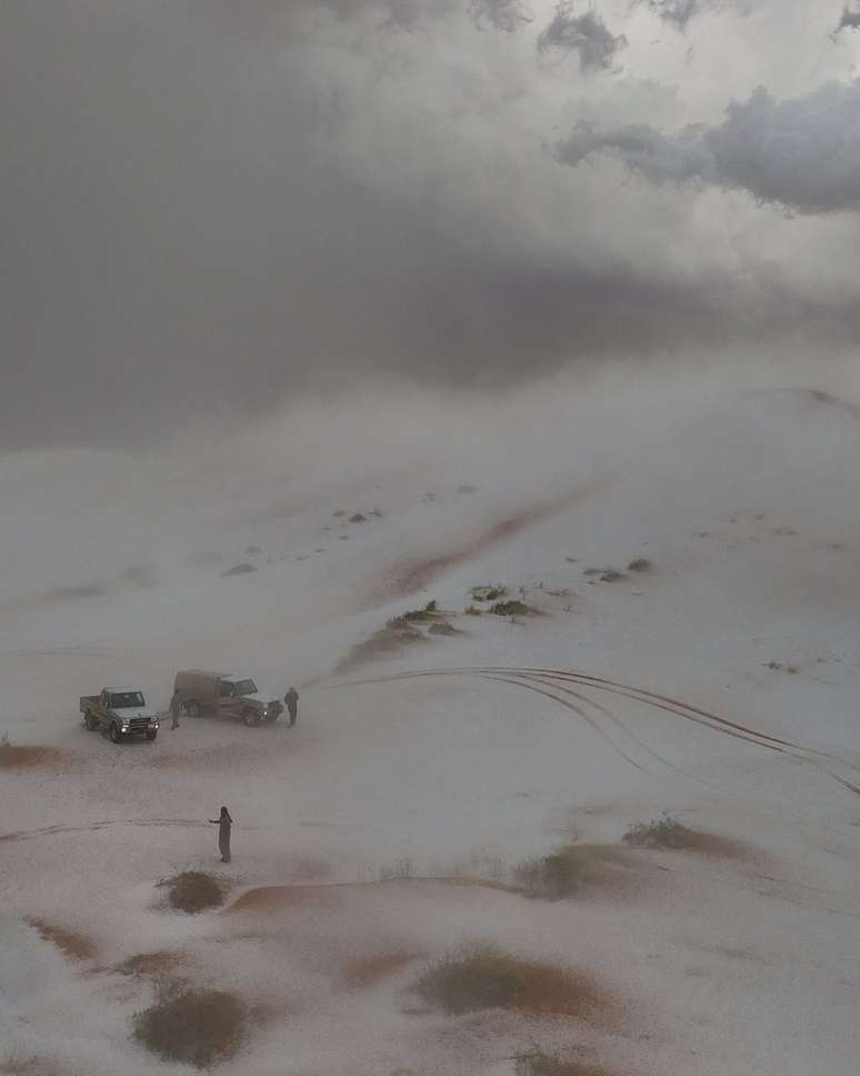 Chuvas provocaram queda de granizo no deserto saudita