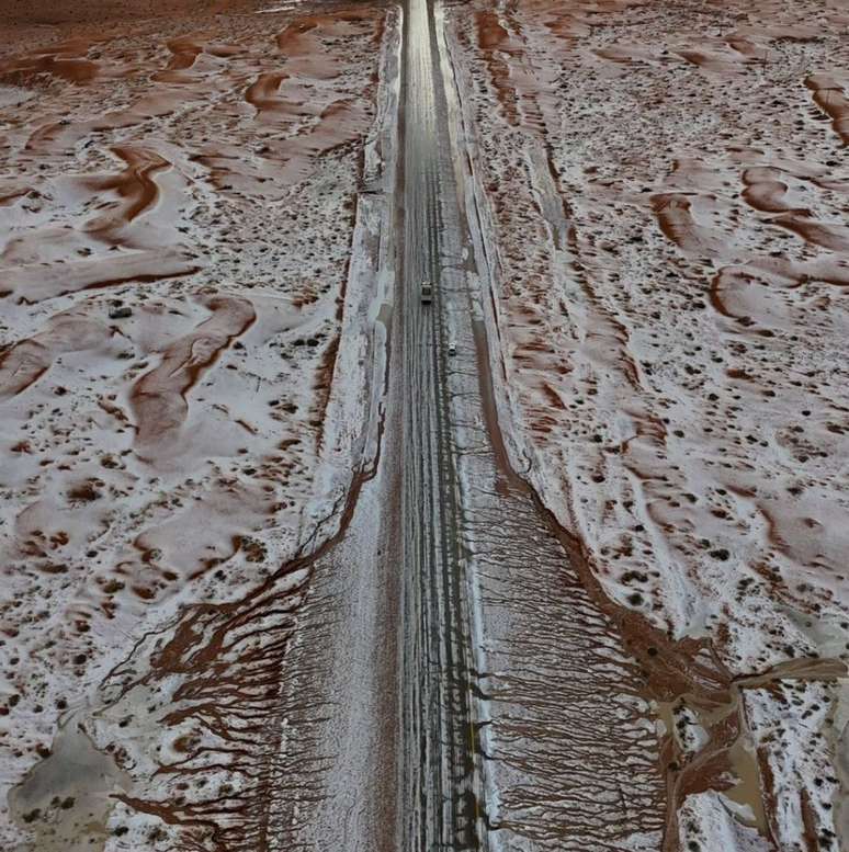 Chuvas provocaram queda de granizo no deserto saudita