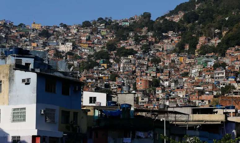 A favela da Rocinha volta a ocupar o posto de maior do Brasil, tanto em número de moradores, quanto de residências.