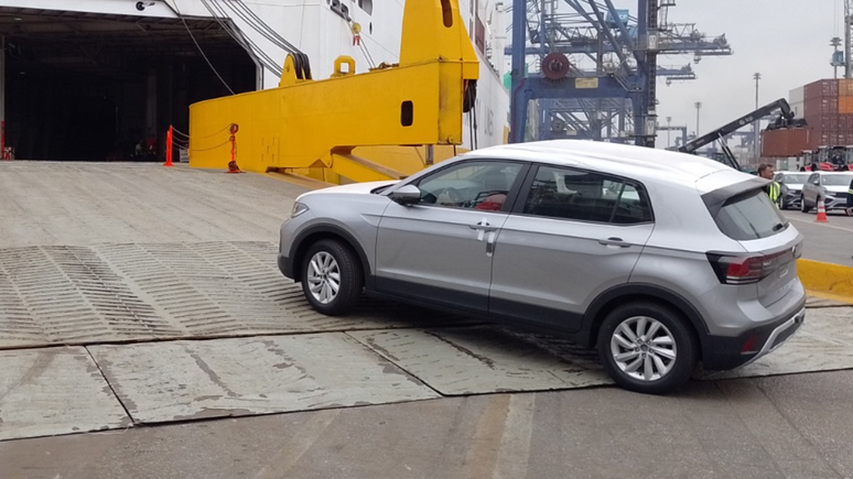 Volkswagen T-Cross embarcando para exportação