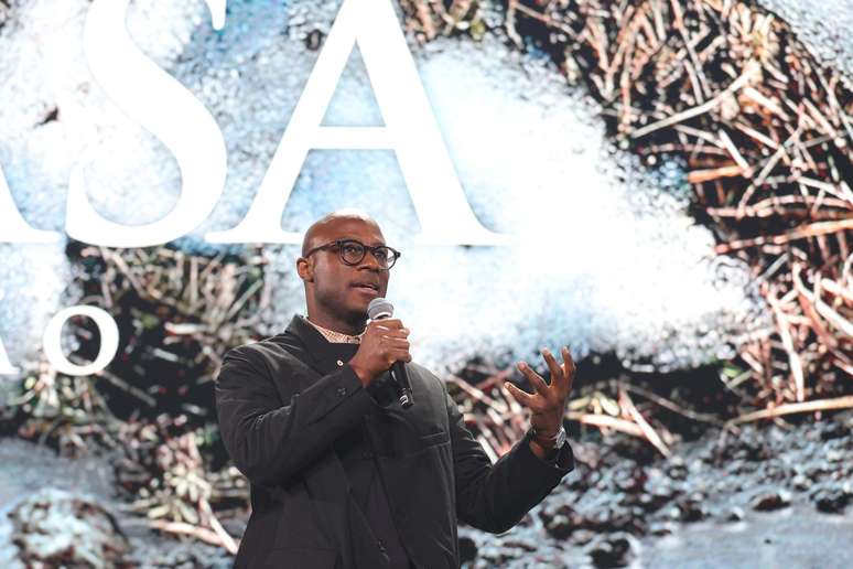 O diretor Barry Jenkins, de 'Mufasa', veio ao Brasil para divulgar no filme na D23