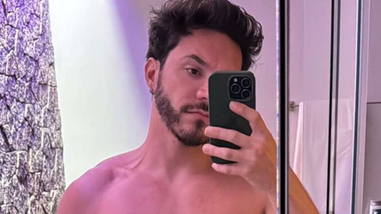 Eliezer mostra antes e depois do corpo