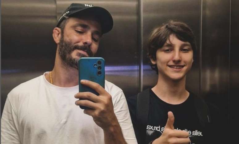 Thiago Rodrigues com o filho, Gabriel: ator foi bem-sucedido ao buscar desafios na teledramaturgia portuguesa