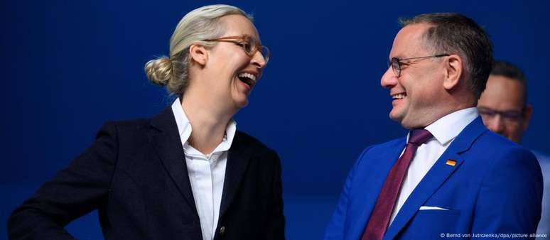 Rindo à toa: AfD pressionava há meses pela antecipação de eleições gerais na Alemanha. Na foto, os colíderes da AfD, Alice Weidel e Tino Chrupalla