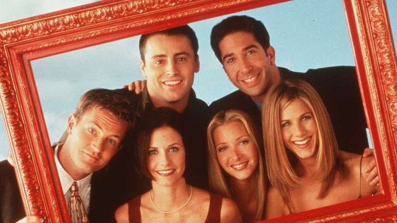 Matt LeBlanc, David Schwimmer, Jennifer Aniston, Lisa Kudrow, Courteney Cox e Matthew Perry estrelavam Friends 