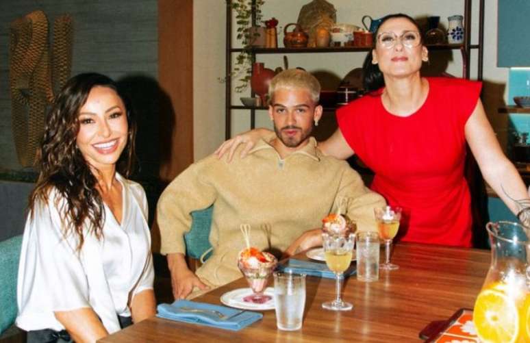 Sabrina Sato, João Guilherme e Paola Carosella no divertido episódio do 'Alma de Cozinheira'