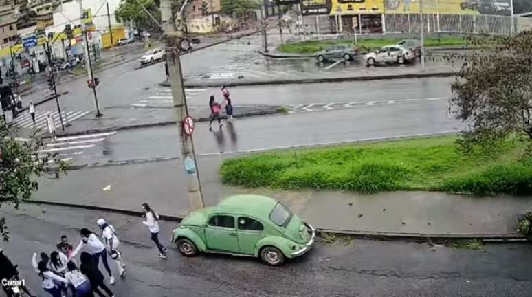 As mulheres presas têm 21 e 24 anos