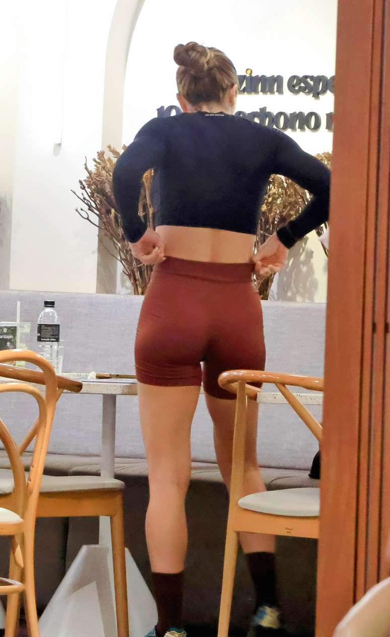 Grazi Massafera exibe boa forma no Rio de Janeiro -