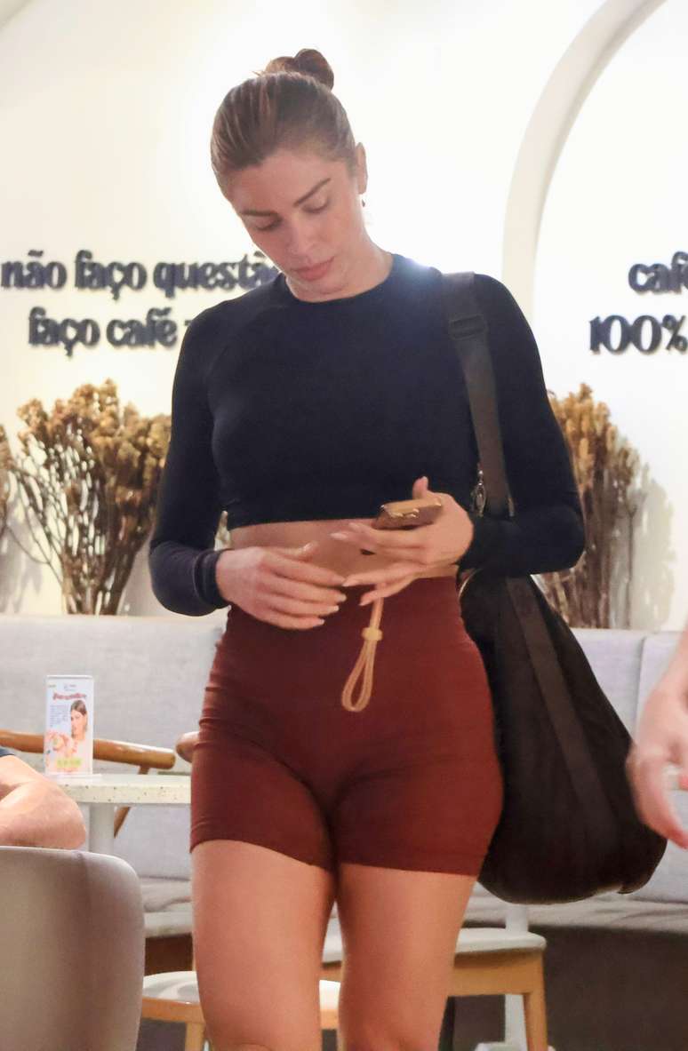 Grazi Massafera exibe boa forma no Rio de Janeiro -