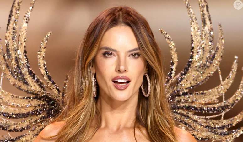 How much does it cost to have Alessandra Ambrosio’s skin? The Brazilian model uses these products in her skincare routine to always look beautiful