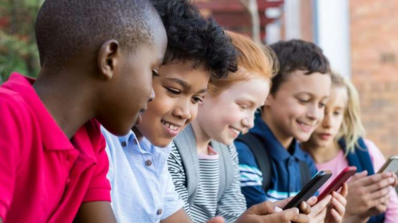 Saiba mais sobre a situa&ccedil;&atilde;o da lei que pro&iacute;be celular nas escolas que ser&aacute; realizada no ensino p&uacute;blico e em escolas particulares