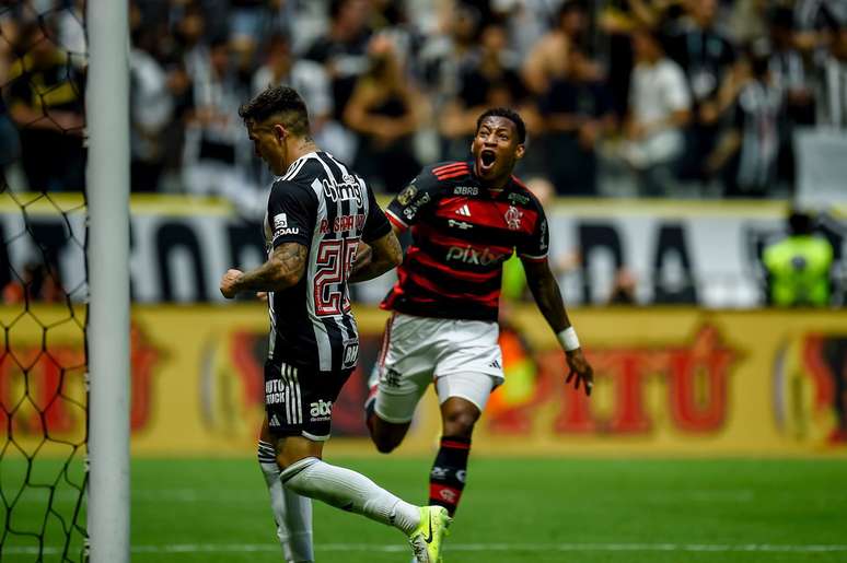 Plata foi o autor do gol que deu a vit&oacute;ria ao Flamengo no jogo de volta 