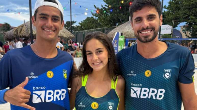 Daniel Mola, Isa Massaioli e Hugo Russo 