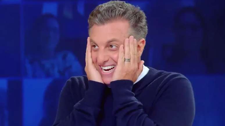 Luciano Huck interrupts the recording to answer an unexpected call; understand! Luciano Huck interrupts the recording to answer an unexpected call; understand!