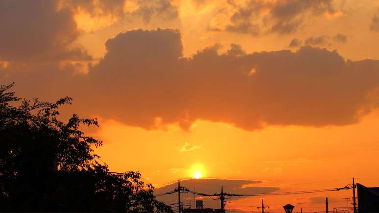 O aumento da emiss&atilde;o de gases de efeito estufa, impulsionado pela a&ccedil;&atilde;o humana, &eacute; o principal fator que empurra o planeta para perto dessa marca