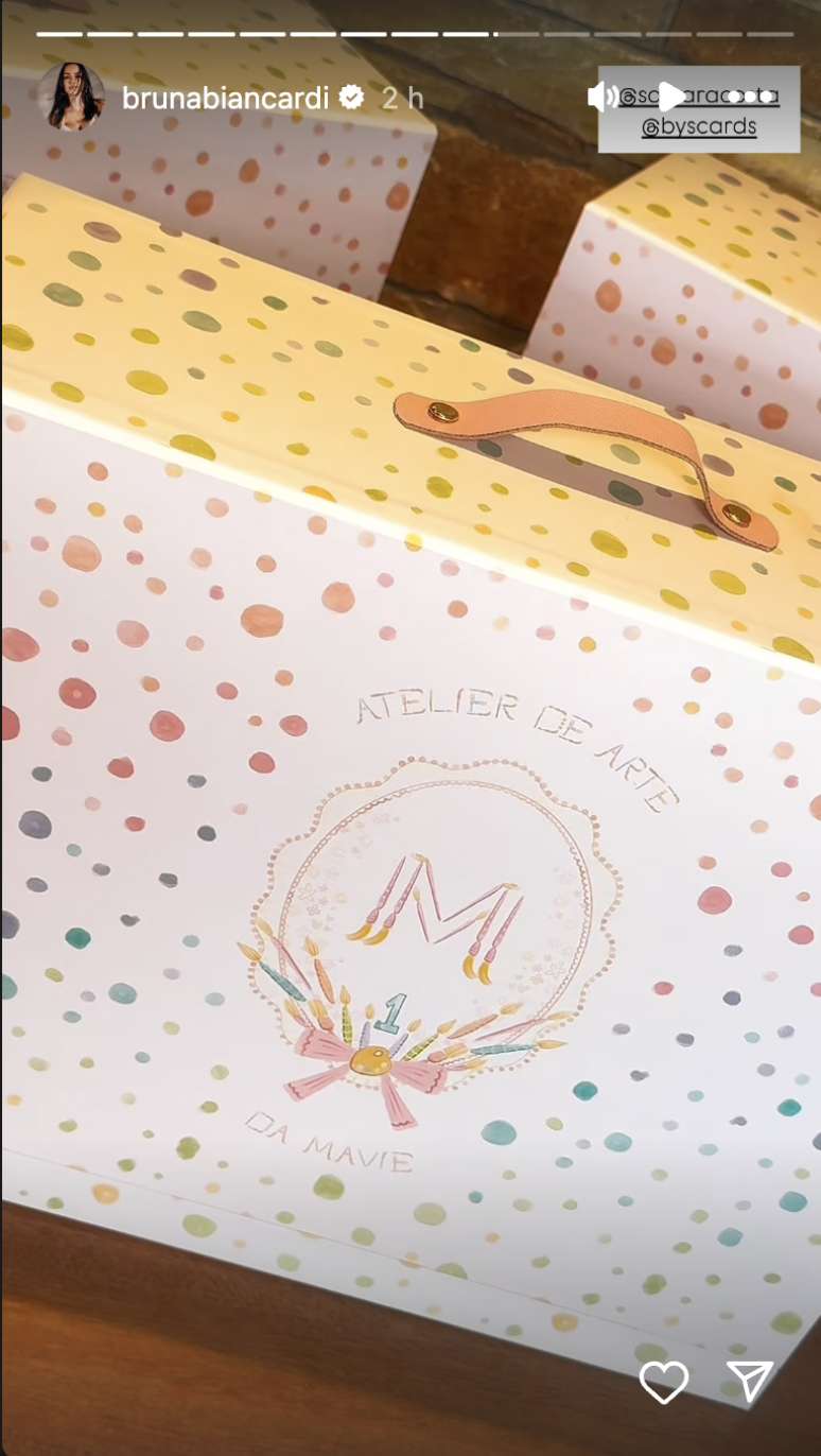 Bruna Biancardi mostra lembrancinha do anivers&aacute;rio de Mavie