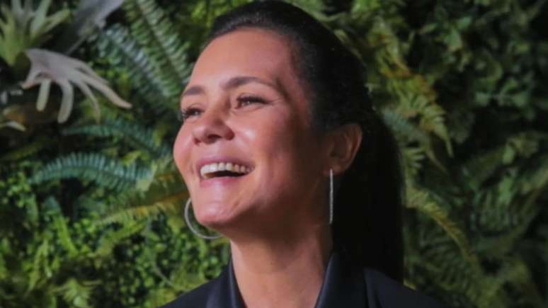 A atriz Adriana Esteves