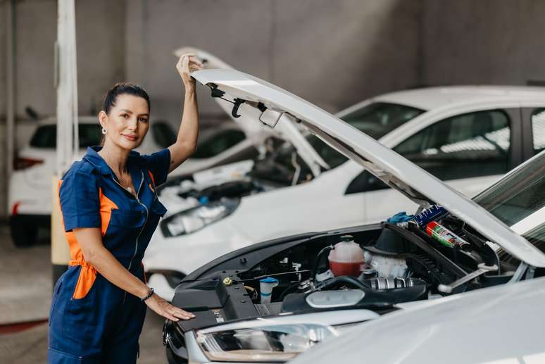 Luciana F&eacute;lix, especialista em mec&acirc;nica: tirando d&uacute;vidas sobre gasolina aditivada e aditivos